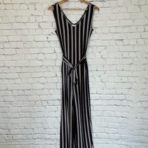 Max Studio Jumpsuit - Picture 1 of 7